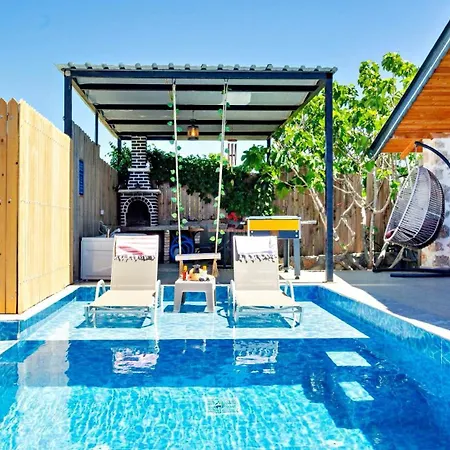 别墅 Saribelen Village Luxury